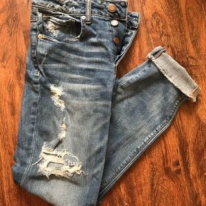 Distressed Tomgirl (boyfriend) jeans